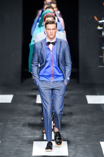 Fotoservizio/SS 2012/MEN/FRANKIE MORELLO/D1/38