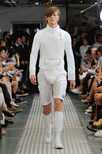 Fotoservizio/SS 2012/MEN/MONCLER GAMME BLEU/D1/2