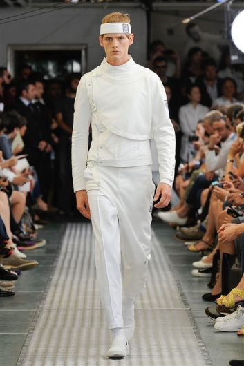 Fotoservizio/SS 2012/MEN/MONCLER GAMME BLEU/D1/10