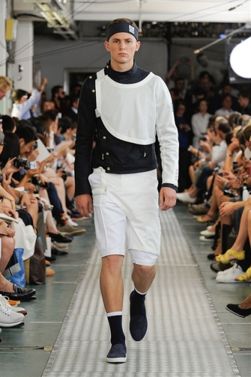 Fotoservizio/SS 2012/MEN/MONCLER GAMME BLEU/D1/12