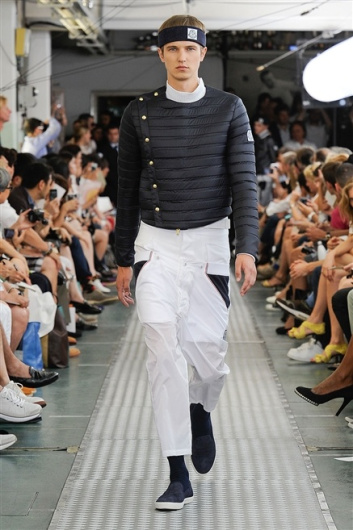 Fotoservizio/SS 2012/MEN/MONCLER GAMME BLEU/D1/16