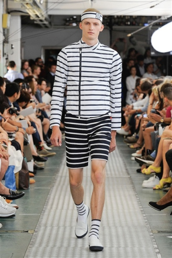Fotoservizio/SS 2012/MEN/MONCLER GAMME BLEU/D1/23