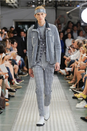 Fotoservizio/SS 2012/MEN/MONCLER GAMME BLEU/D1/30