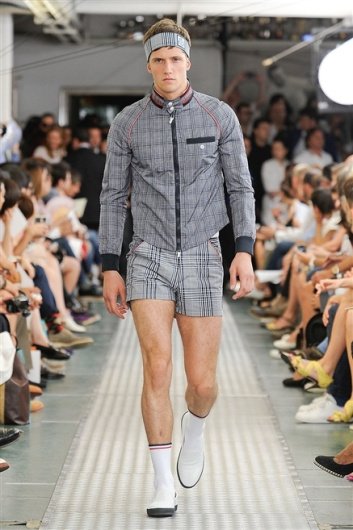 Fotoservizio/SS 2012/MEN/MONCLER GAMME BLEU/D1/34