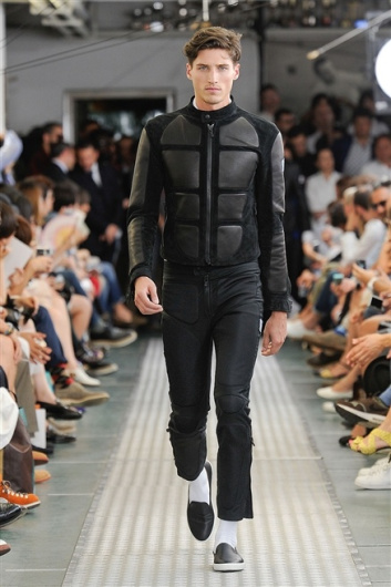 Fotoservizio/SS 2012/MEN/MONCLER GAMME BLEU/D1/38