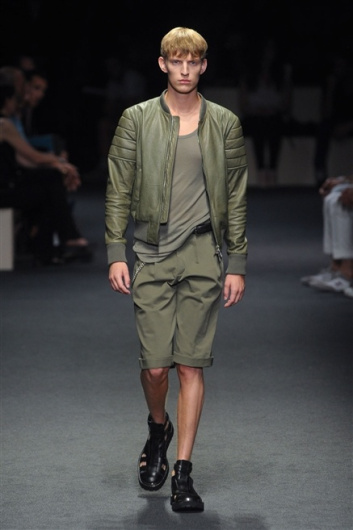 Fotoservizio/SS 2012/MEN/NEIL BARRETT/D1/10