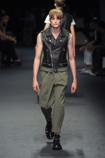 Fotoservizio/SS 2012/MEN/NEIL BARRETT/D1/11