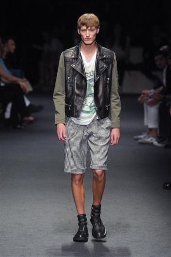 Fotoservizio/SS 2012/MEN/NEIL BARRETT/D1/12