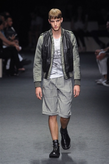 Fotoservizio/SS 2012/MEN/NEIL BARRETT/D1/14