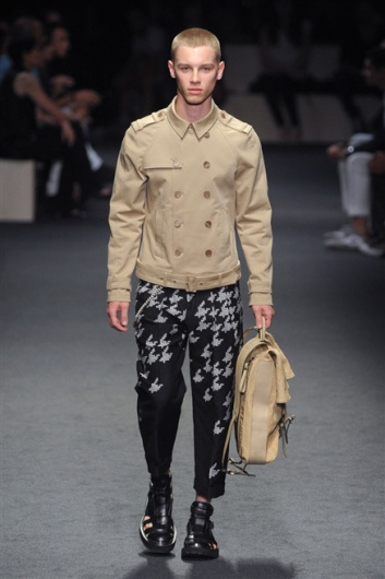 Fotoservizio/SS 2012/MEN/NEIL BARRETT/D1/18