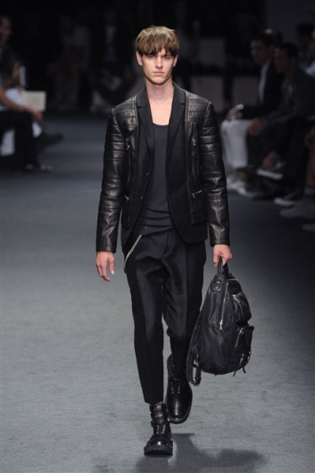 Fotoservizio/SS 2012/MEN/NEIL BARRETT/D1/23