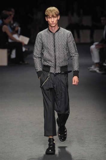 Fotoservizio/SS 2012/MEN/NEIL BARRETT/D1/24