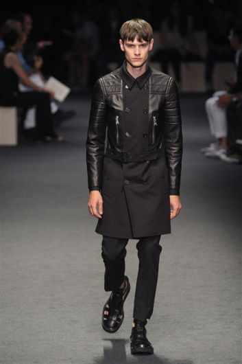 Fotoservizio/SS 2012/MEN/NEIL BARRETT/D1/25