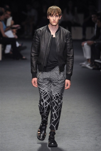 Fotoservizio/SS 2012/MEN/NEIL BARRETT/D1/27
