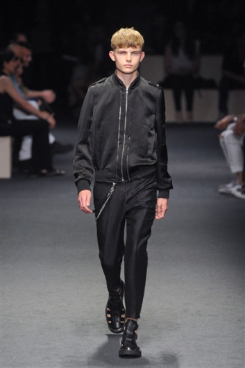 Fotoservizio/SS 2012/MEN/NEIL BARRETT/D1/38