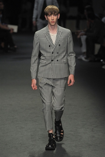 Fotoservizio/SS 2012/MEN/NEIL BARRETT/D1/0
