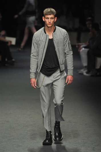 Fotoservizio/SS 2012/MEN/NEIL BARRETT/D1/1