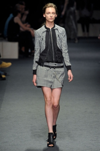 Fotoservizio/SS 2012/MEN/NEIL BARRETT/D1/3