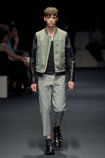 Fotoservizio/SS 2012/MEN/NEIL BARRETT/D1/7