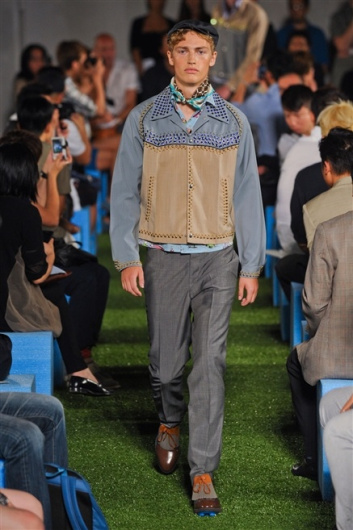 Fotoservizio/SS 2012/MEN/PRADA/D1/6