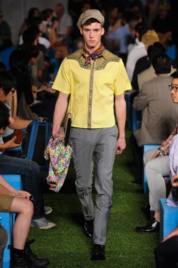 Fotoservizio/SS 2012/MEN/PRADA/D1/10