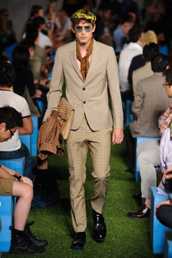 Fotoservizio/SS 2012/MEN/PRADA/D1/18