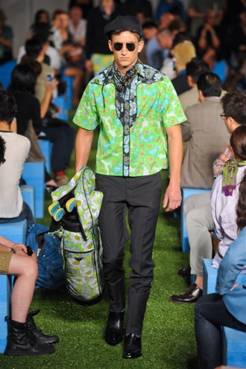 Fotoservizio/SS 2012/MEN/PRADA/D1/27