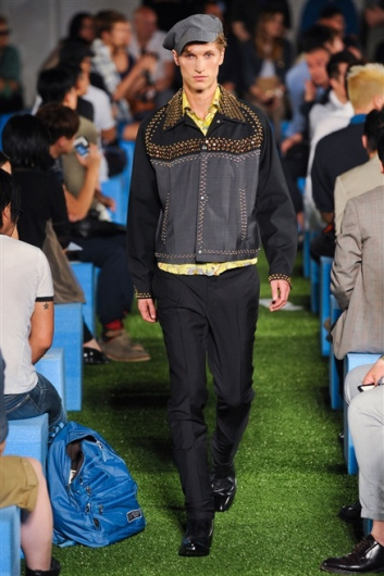 Fotoservizio/SS 2012/MEN/PRADA/D1/31
