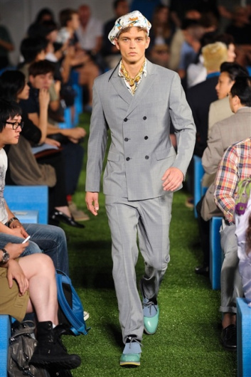 Fotoservizio/SS 2012/MEN/PRADA/D1/0