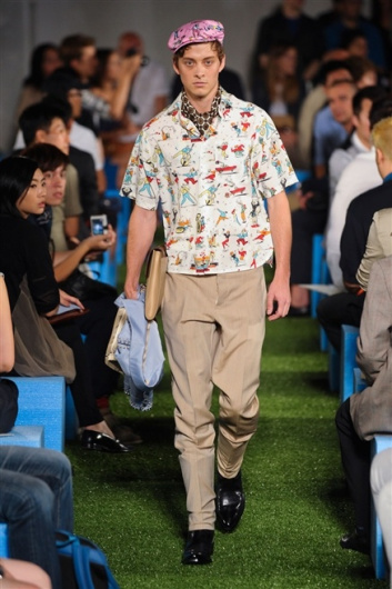 Fotoservizio/SS 2012/MEN/PRADA/D1/4