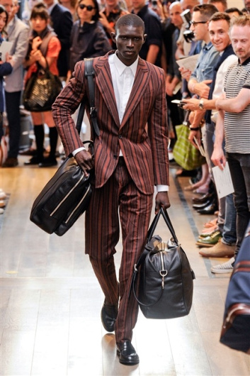 Fotoservizio/SS 2012/MEN/TRUSSARDI/D1/4