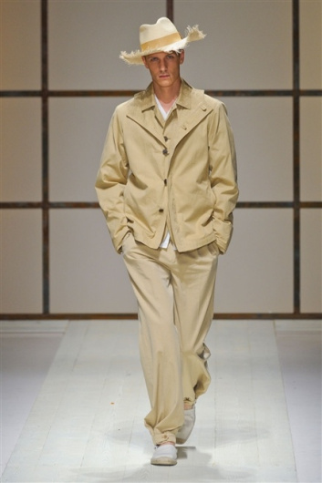Fotoservizio/SS 2012/MEN/SALVATORE FERRAGAMO/D1/2