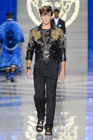 Fotoservizio/SS 2012/MEN/VERSACE/D1/40