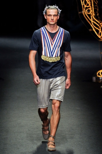 Fotoservizio/SS 2012/MEN/VIVIENNE WESTWOOD/D1/3