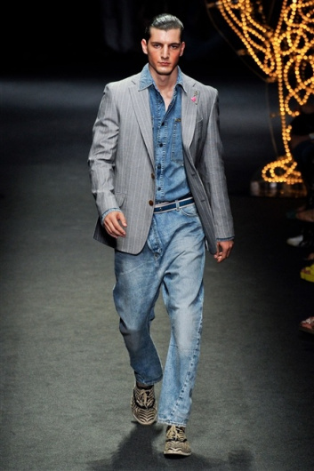 Fotoservizio/SS 2012/MEN/VIVIENNE WESTWOOD/D1/6