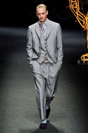 Fotoservizio/SS 2012/MEN/VIVIENNE WESTWOOD/D1/9