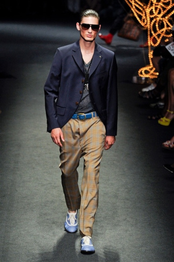 Fotoservizio/SS 2012/MEN/VIVIENNE WESTWOOD/D1/15