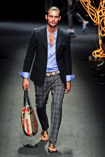 Fotoservizio/SS 2012/MEN/VIVIENNE WESTWOOD/D1/16