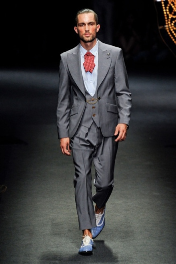 Fotoservizio/SS 2012/MEN/VIVIENNE WESTWOOD/D1/18