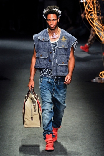 Fotoservizio/SS 2012/MEN/VIVIENNE WESTWOOD/D1/33