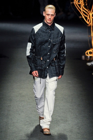 Fotoservizio/SS 2012/MEN/VIVIENNE WESTWOOD/D1/37