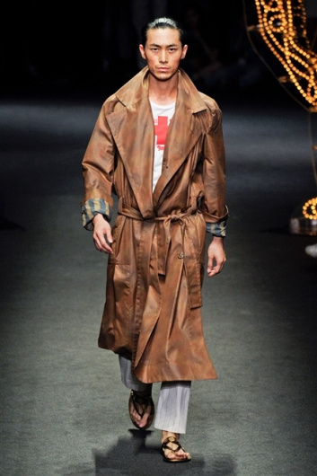 Fotoservizio/SS 2012/MEN/VIVIENNE WESTWOOD/D1/38