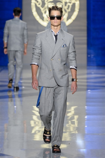 Fotoservizio/SS 2012/MEN/VERSACE/D1/2