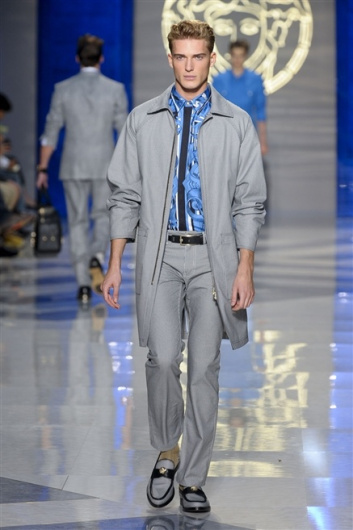 Fotoservizio/SS 2012/MEN/VERSACE/D1/3