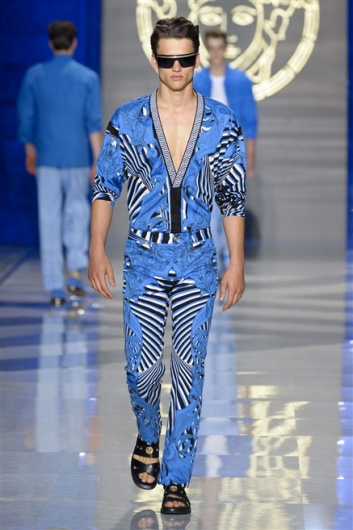 Fotoservizio/SS 2012/MEN/VERSACE/D1/6