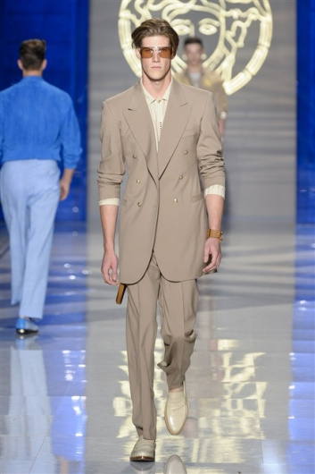 Fotoservizio/SS 2012/MEN/VERSACE/D1/9