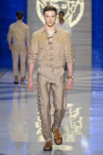 Fotoservizio/SS 2012/MEN/VERSACE/D1/10
