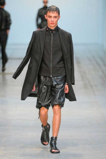 Fotoservizio/SS 2013/MEN/COSTUME NATIONAL HOMME/D1/27