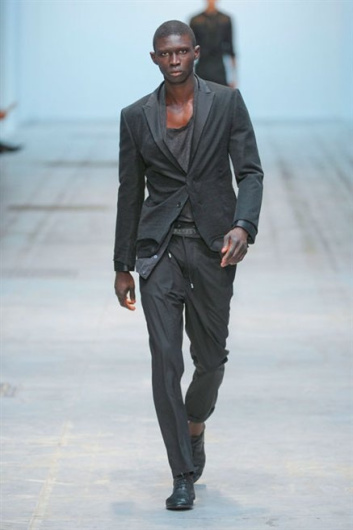 Fotoservizio/SS 2013/MEN/COSTUME NATIONAL HOMME/D1/31