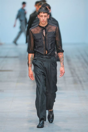 Fotoservizio/SS 2013/MEN/COSTUME NATIONAL HOMME/D1/33